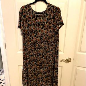 Luluroe LARGE Flowered Carly